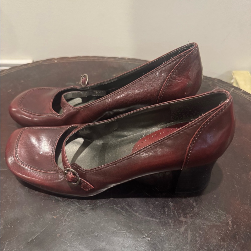 Nine West Burgundy Leather Heels size 8